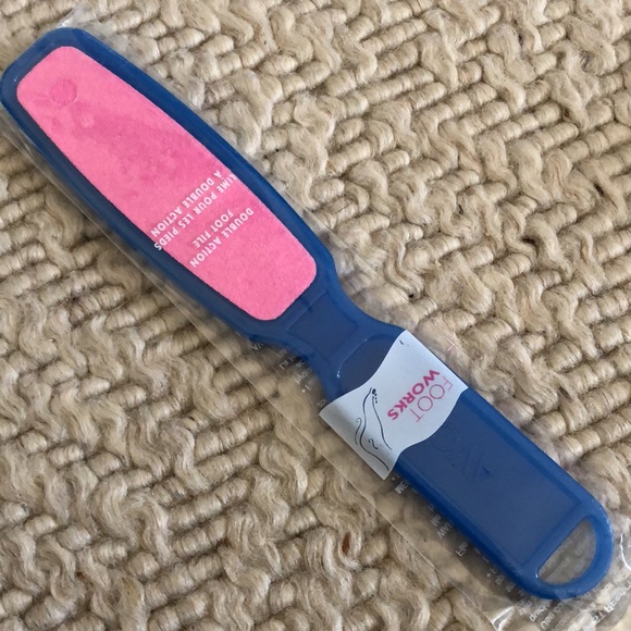 NWT Spring Fling pedicure sets in basket bag ! - Picture 7 of 12